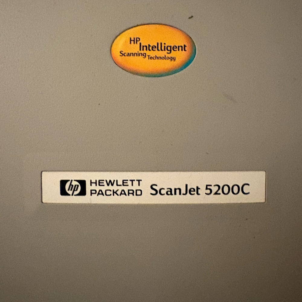 HP ScanJet 5200c Flatbed Scanner - Picture 4 of 9